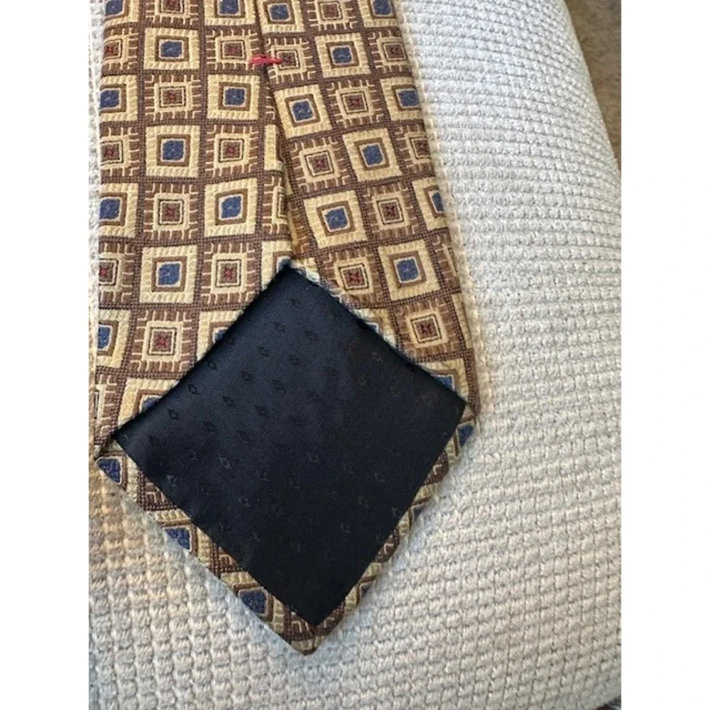 Bugatti Mens Silk Necktie Brown Tan Blue Geometric Square Pattern Medallion‎ Tie